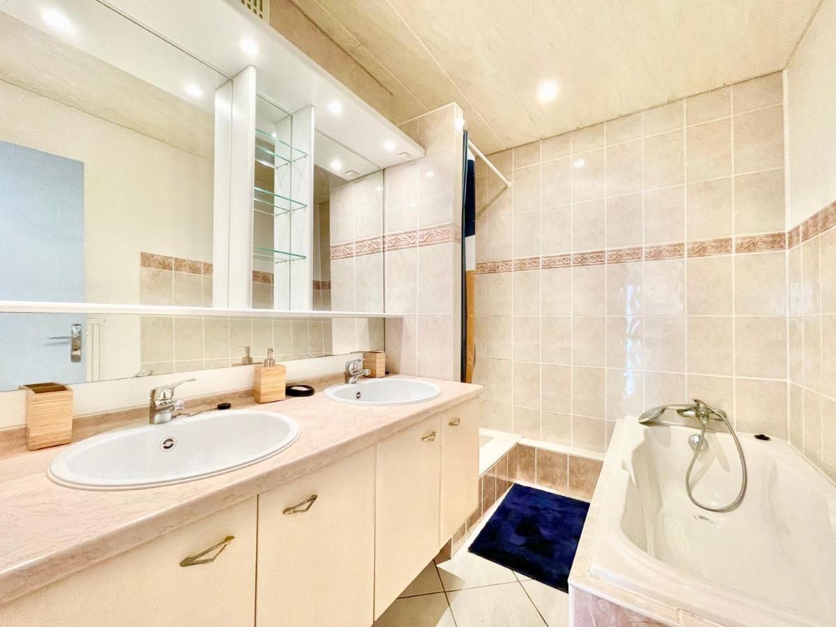 Апартаменты Colmar - La Cigogne - Balcon - Vue Degagee - Netflix - Wifi Fibre - Parking Gratuit - Quartier Populaire Экстерьер фото
